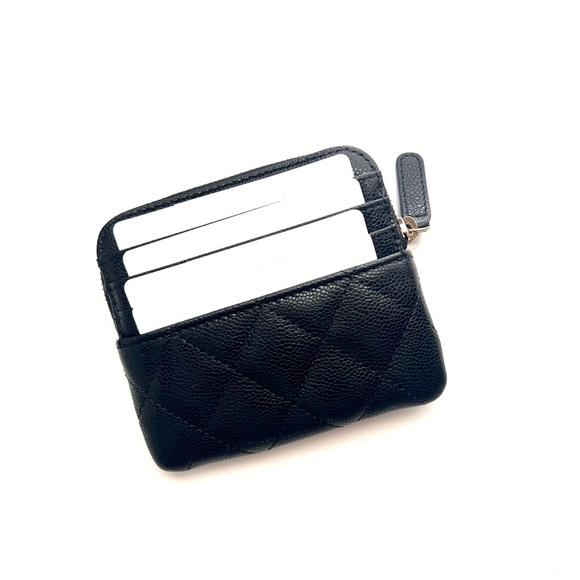 🔥 CHANEL Caviar Quilted Zip Card Holder
Wallet in Black with gold hardware - Picture 13 of 13